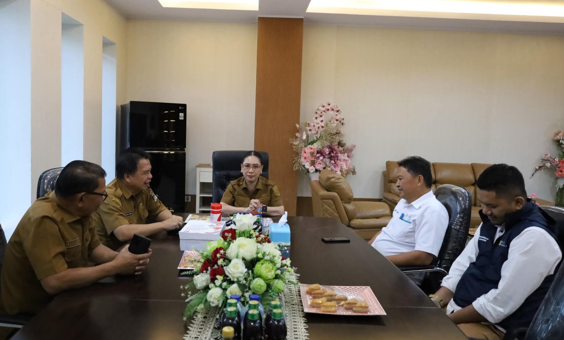 “Sinergi Berdaya Guna: VaSung Pimpin Arah Baru Tata Kelola Energi dan Infrastruktur Minahasa”