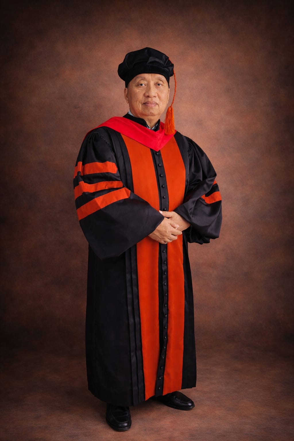 Doktor Cum Laude: Simbol Komando Baru Transformasi Pemerintahan Minahasa