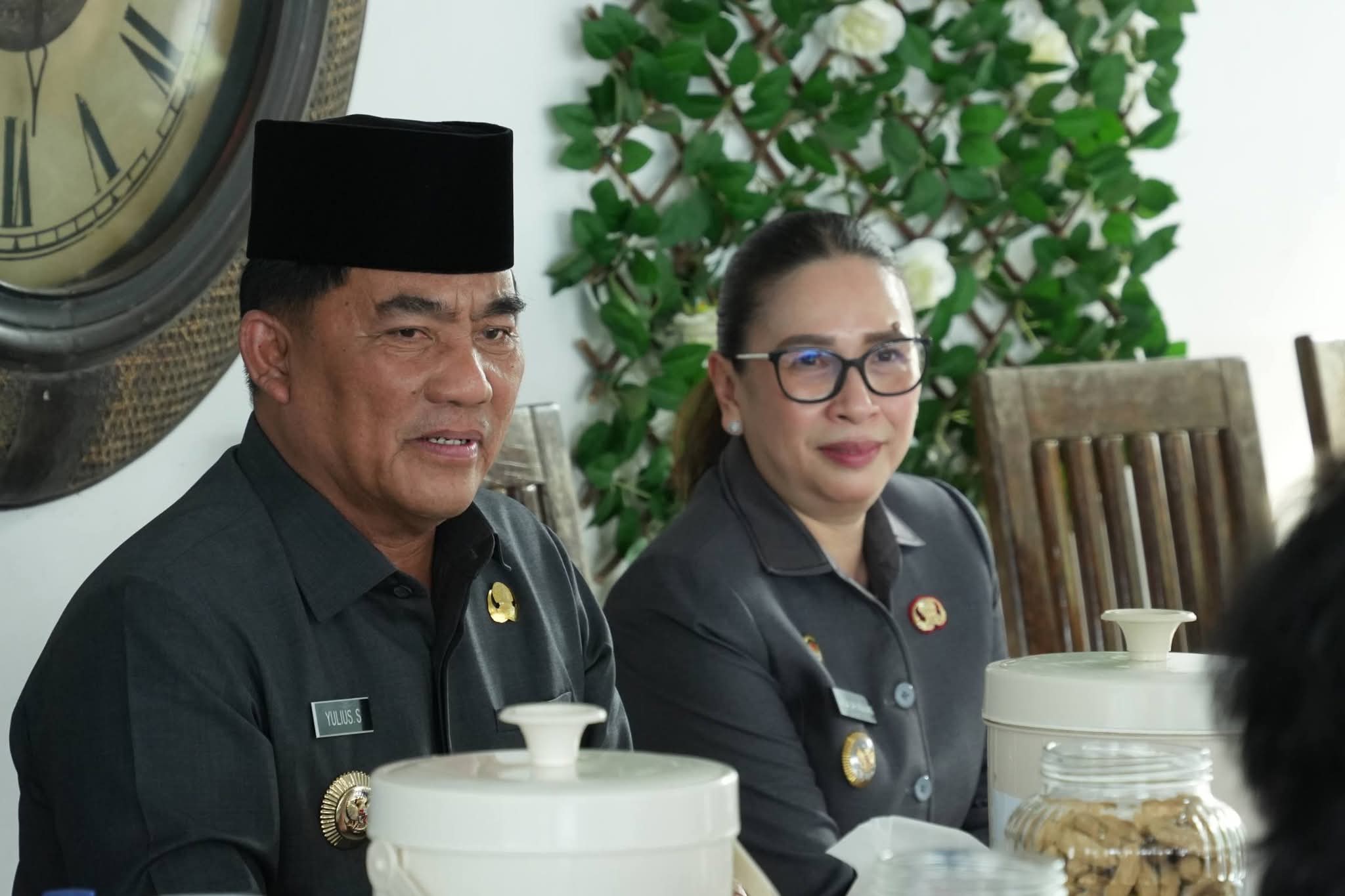 Ziarah HUT ke-62 Sulut, Yulius Selvanus dan Vanda Sarundajang Rawat Jejak Sejarah Kepemimpinan